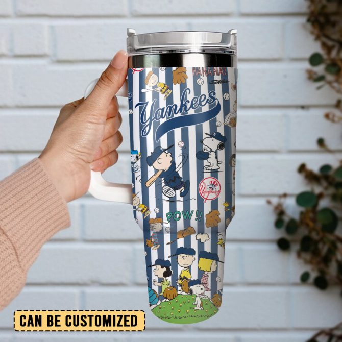 New York Yankees X Peanuts Mlb Sports Custom Stanley Quencher 40Oz Stainless Steel Tumbler With Handle - Image 4