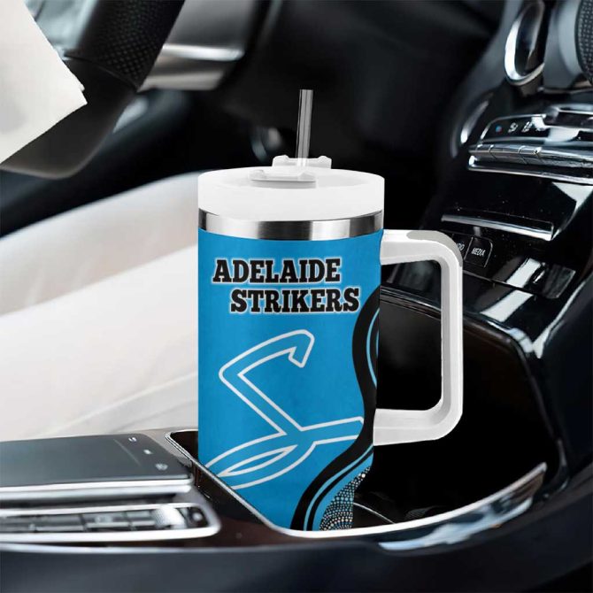 Adelaide Strikers Indigenous Art #8211; Grunge Style Custom Stanley Quencher 40Oz Stainless Steel Tumbler With Handle - Image 8