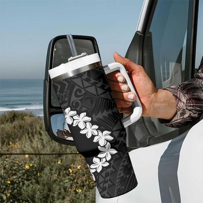 American Samoa Lotu Tamaiti White Sunday Plumeria Black Custom Stanley Quencher 40Oz Stainless Steel Tumbler With Handle - Image 7