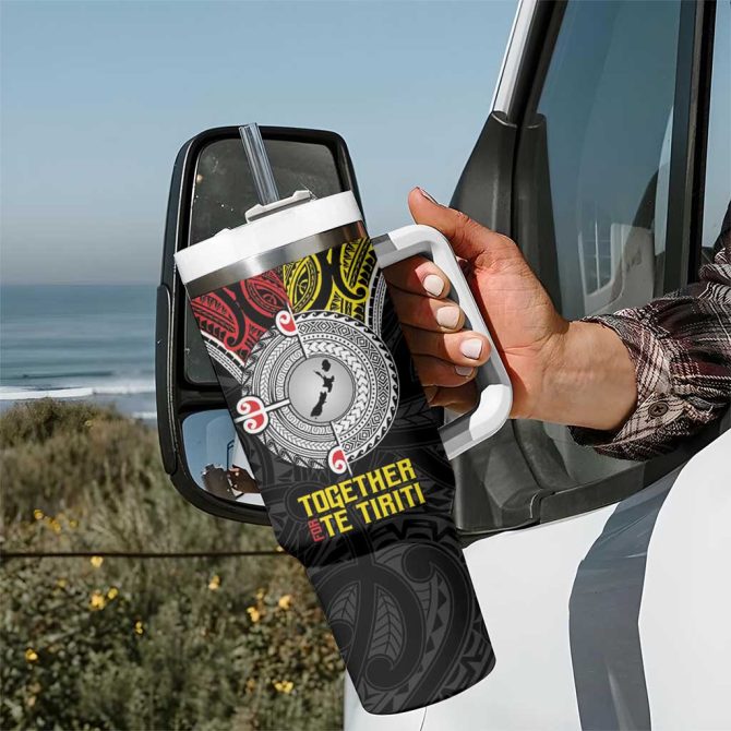Aotearoa And Niue Mo Te Tiriti New Zealand Honour The Treaty Ake!Ake!Ake! Custom Stanley Quencher 40Oz Stainless Steel Tumbler With Handle - Image 7