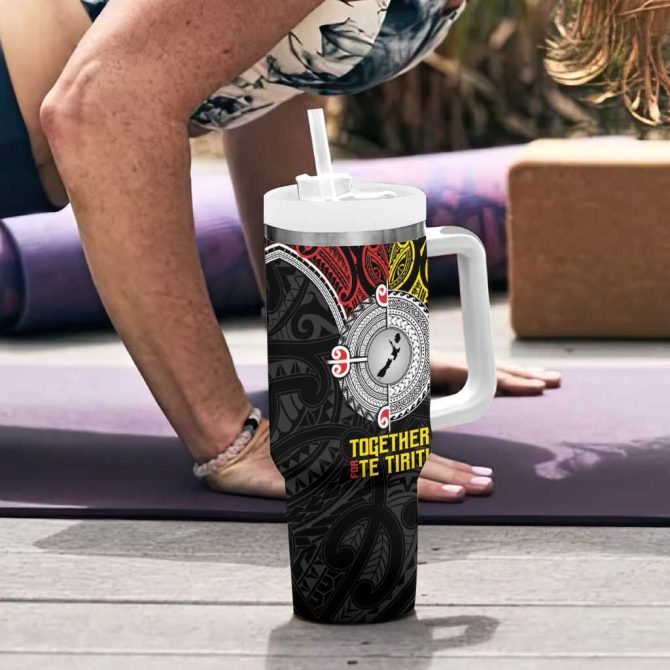 Aotearoa And Niue Mo Te Tiriti New Zealand Honour The Treaty Ake!Ake!Ake! Custom Stanley Quencher 40Oz Stainless Steel Tumbler With Handle - Image 6