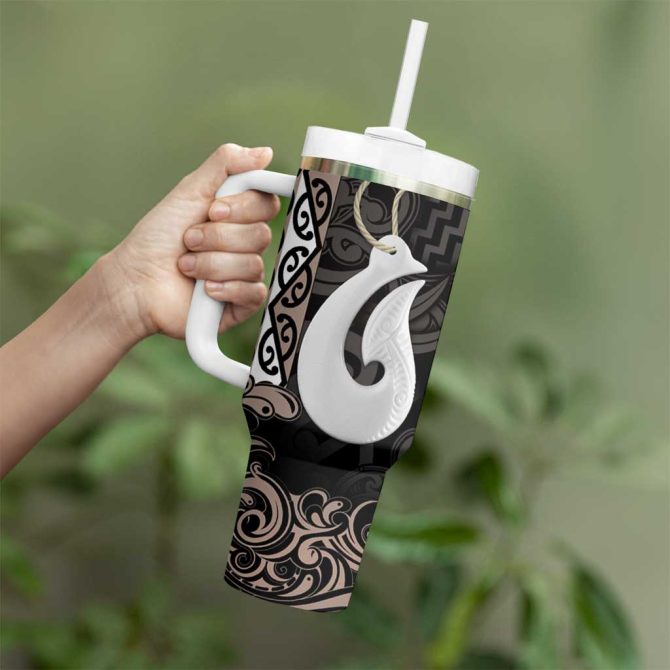 Aotearoa Hei Matau Haka Kiwi Mix Maori Mangopare Custom Stanley Quencher 40Oz Stainless Steel Tumbler With Handle - Image 4
