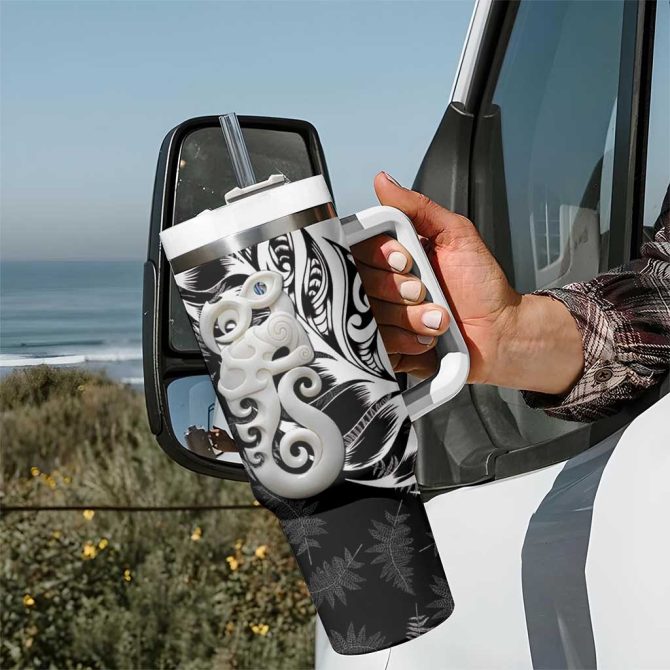 Aotearoa Manaia Nz Maori Silver Fern Custom Stanley Quencher 40Oz Stainless Steel Tumbler With Handle - Image 7