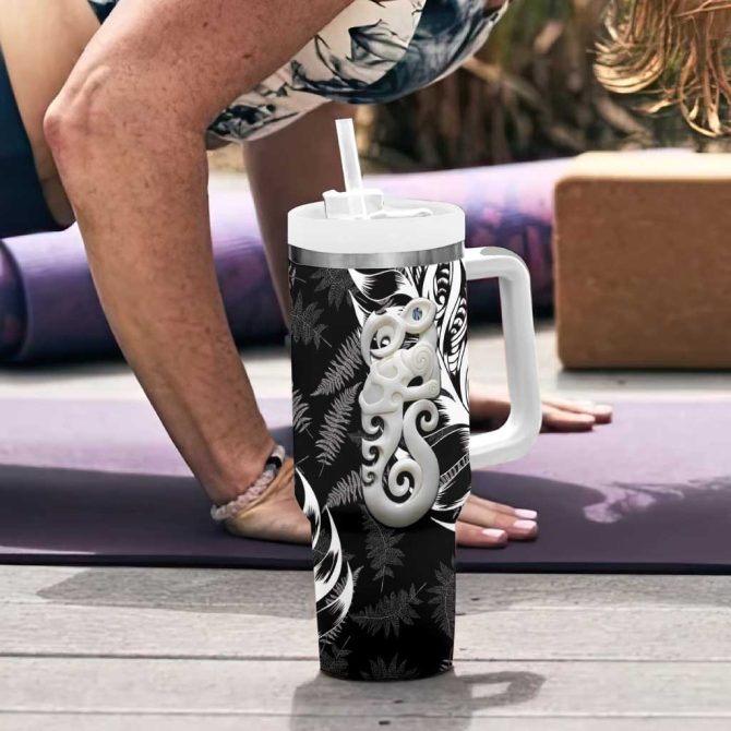 Aotearoa Manaia Nz Maori Silver Fern Custom Stanley Quencher 40Oz Stainless Steel Tumbler With Handle - Image 6
