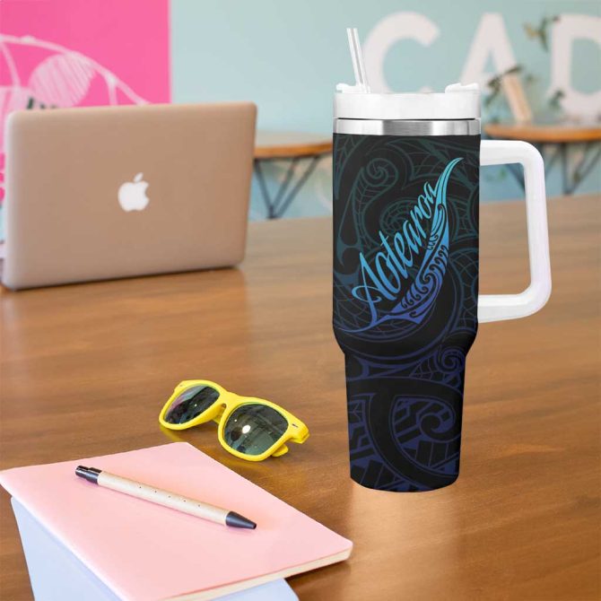 Aotearoa New Zealand Koru Fern Blue Gradient Custom Stanley Quencher 40Oz Stainless Steel Tumbler With Handle - Image 5