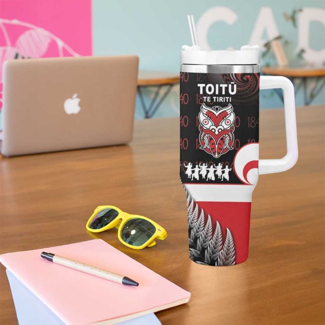 Aotearoa Toitu He Whakaputanga Toitu Te Tiriti O Waitangi Custom Stanley Quencher 40Oz Stainless Steel Tumbler With Handle - Image 5