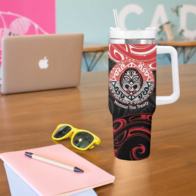 Aotearoa Toitu Te Tiriti Haka Tiki Honour The Treaty Custom Stanley Quencher 40Oz Stainless Steel Tumbler With Handle - Image 5