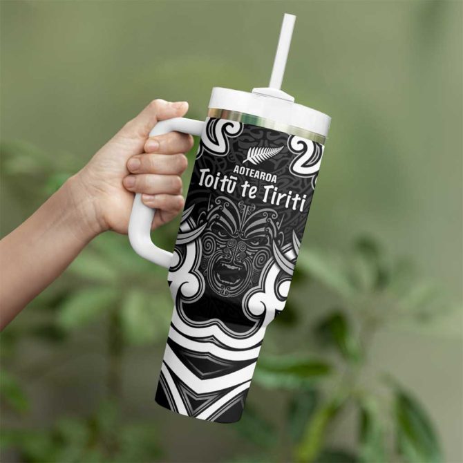 Aotearoa Toitu Te Tiriti O Waitangi Custom Stanley Quencher 40Oz Stainless Steel Tumbler With Handle - Image 3
