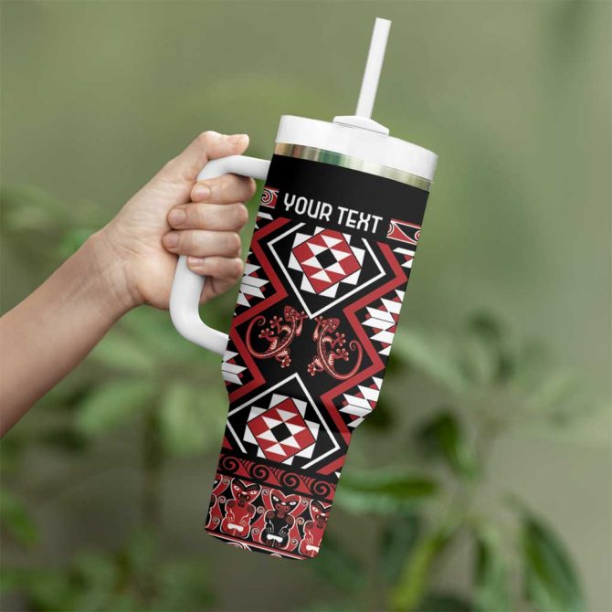Aotearoa Waitangi Taniko Motifs Mania Gecko Custom Stanley Quencher 40Oz Stainless Steel Tumbler With Handle - Image 3