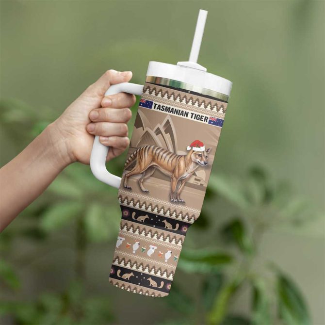 Aussie Tasmanian Tiger Merry Christmas Custom Stanley Quencher 40Oz Stainless Steel Tumbler With Handle - Image 4