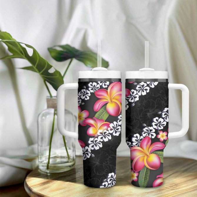 Black Polynesia Plumeria With Hibiscus Tropical Custom Stanley Quencher 40Oz Stainless Steel Tumbler With Handle - Image 9