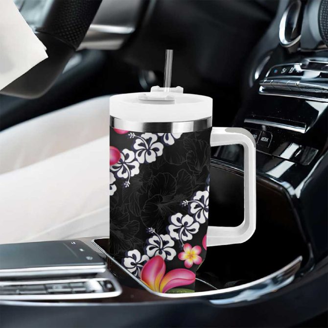 Black Polynesia Plumeria With Hibiscus Tropical Custom Stanley Quencher 40Oz Stainless Steel Tumbler With Handle - Image 8