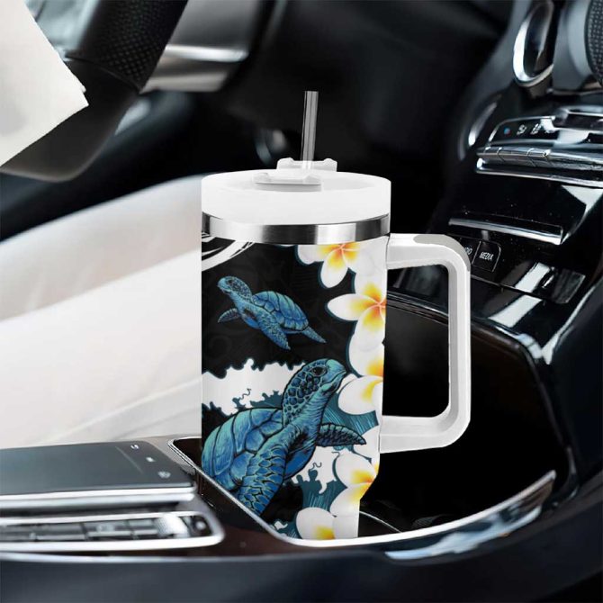 Black Polynesia Polynesian Frangipani With Sea Turtles Custom Stanley Quencher 40Oz Stainless Steel Tumbler With Handle - Image 8