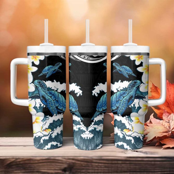 Black Polynesia Polynesian Frangipani With Sea Turtles Custom Stanley Quencher 40Oz Stainless Steel Tumbler With Handle - Image 4
