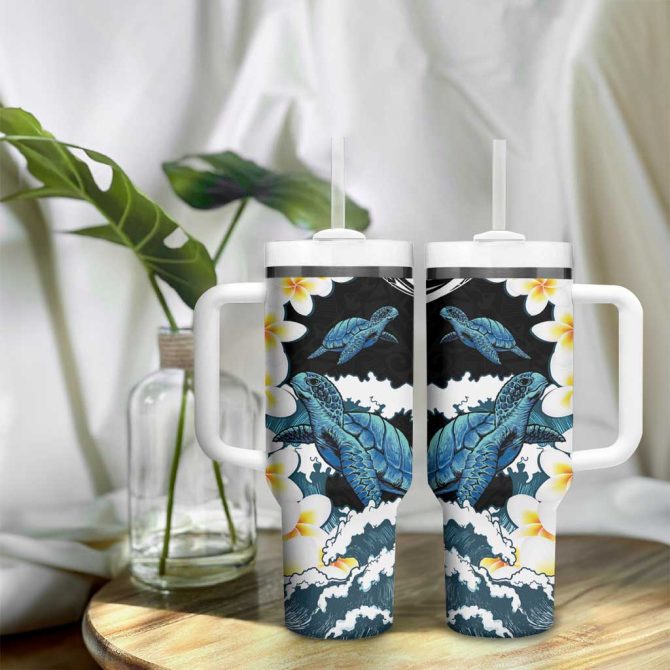 Black Polynesia Polynesian Frangipani With Sea Turtles Custom Stanley Quencher 40Oz Stainless Steel Tumbler With Handle - Image 9
