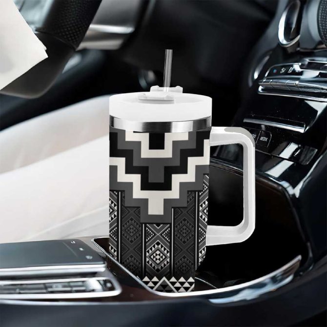 Black Taniko Aotearoa Niho Taniwha Mix Poutama Custom Stanley Quencher 40Oz Stainless Steel Tumbler With Handle - Image 8