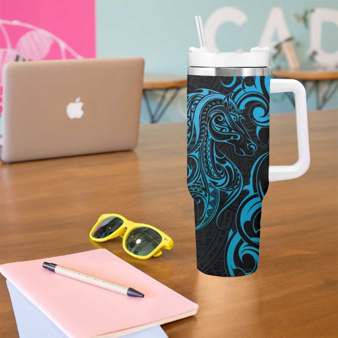 Blue Aoteara Horse Racing Nz Maori Custom Stanley Quencher 40Oz Stainless Steel Tumbler With Handle - Image 5