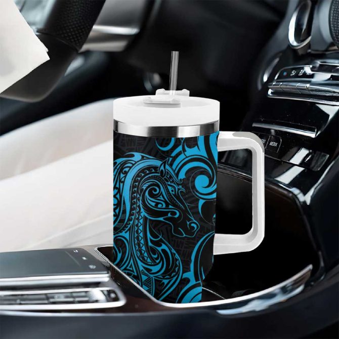 Blue Aoteara Horse Racing Nz Maori Custom Stanley Quencher 40Oz Stainless Steel Tumbler With Handle - Image 8
