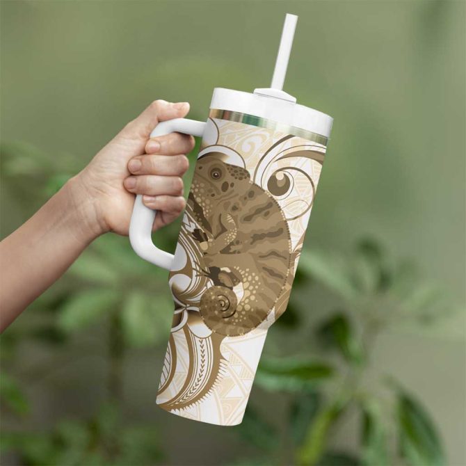Brown And White Hawaii Chameleon Plumeria Polynesian Tribal Art Custom Stanley Quencher 40Oz Stainless Steel Tumbler With Handle - Image 3