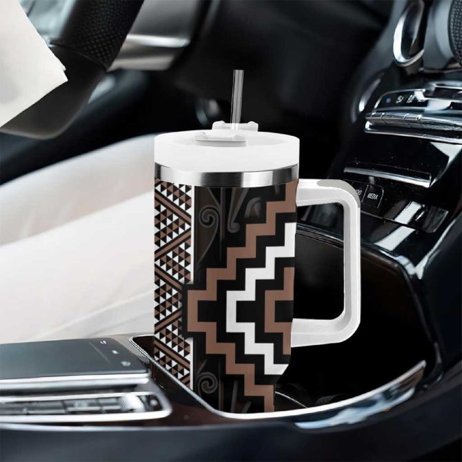 Classic Tukutuku Pattern Aotearoa Niho Taniwha And Puhoro Motifs Custom Stanley Quencher 40Oz Stainless Steel Tumbler With Handle - Image 8