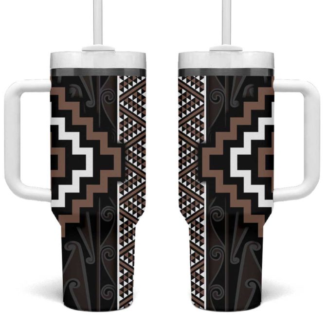Classic Tukutuku Pattern Aotearoa Niho Taniwha And Puhoro Motifs Custom Stanley Quencher 40Oz Stainless Steel Tumbler With Handle - Image 2
