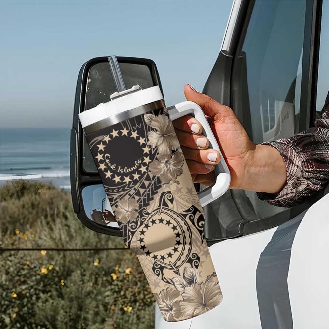 Cook Islands Turtle Stars And Hibiscus Beige Custom Stanley Quencher 40Oz Stainless Steel Tumbler With Handle - Image 7