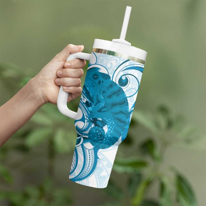 Cyan And White Hawaii Chameleon Plumeria Polynesian Tribal Art Custom Stanley Quencher 40Oz Stainless Steel Tumbler With Handle - Image 3