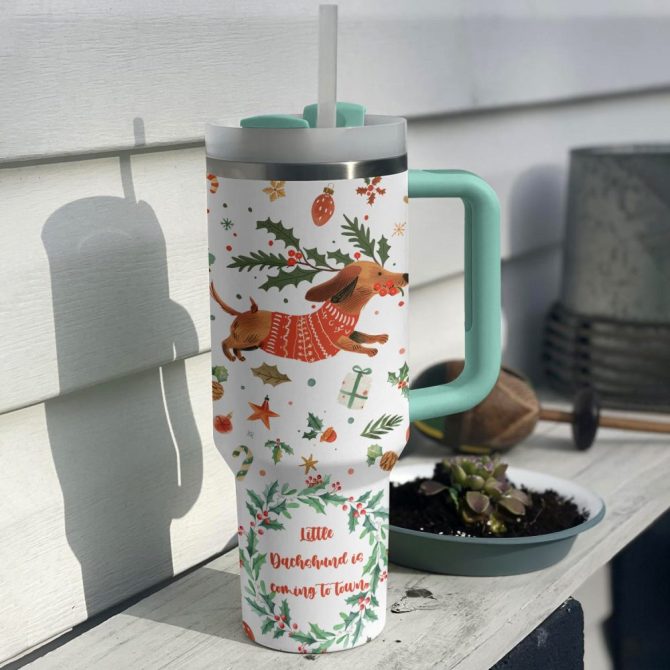Dachshund Coming To Town Christmas Custom Stanley Quencher 40Oz Stainless Steel Tumbler With Handle - Image 2
