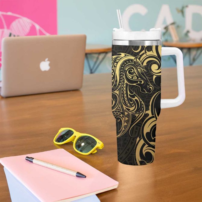 Gold And Black Aoteara Horse Racing Nz Maori Custom Stanley Quencher 40Oz Stainless Steel Tumbler With Handle - Image 5