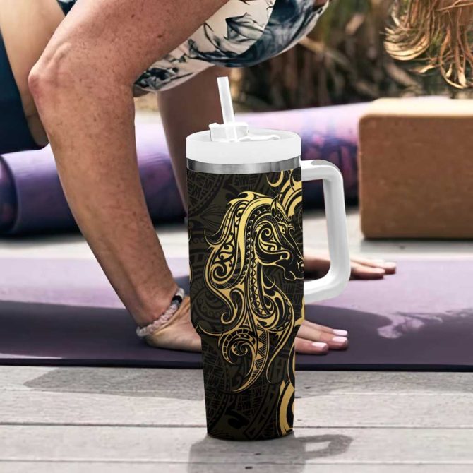 Gold And Black Aoteara Horse Racing Nz Maori Custom Stanley Quencher 40Oz Stainless Steel Tumbler With Handle - Image 6