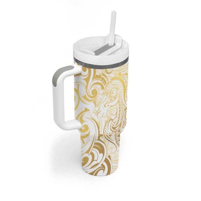 Gold And White Aoteara Horse Racing Nz Maori Custom Stanley Quencher 40Oz Stainless Steel Tumbler With Handle - Image 2