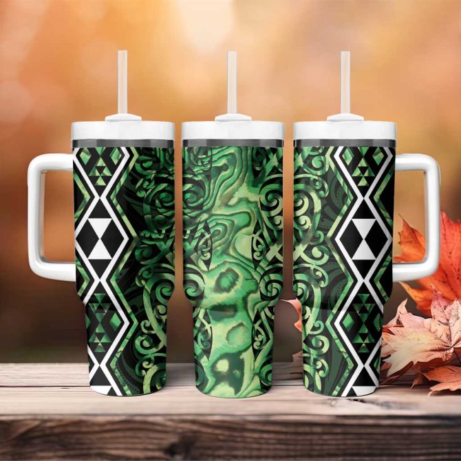 Green Aotearoa Taniko Motifs With Paua Shell Kowhaiwhai Custom Stanley Quencher 40Oz Stainless Steel Tumbler With Handle - Image 4
