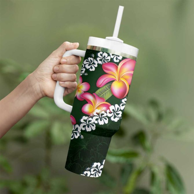 Green Polynesia Plumeria With Hibiscus Tropical Custom Stanley Quencher 40Oz Stainless Steel Tumbler With Handle - Image 3