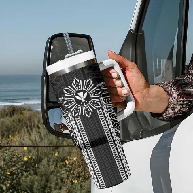 Hawaii And Philippines Together Polynesian With Filipino Barong Black Custom Stanley Quencher 40Oz Stainless Steel Tumbler With Handle - Image 7