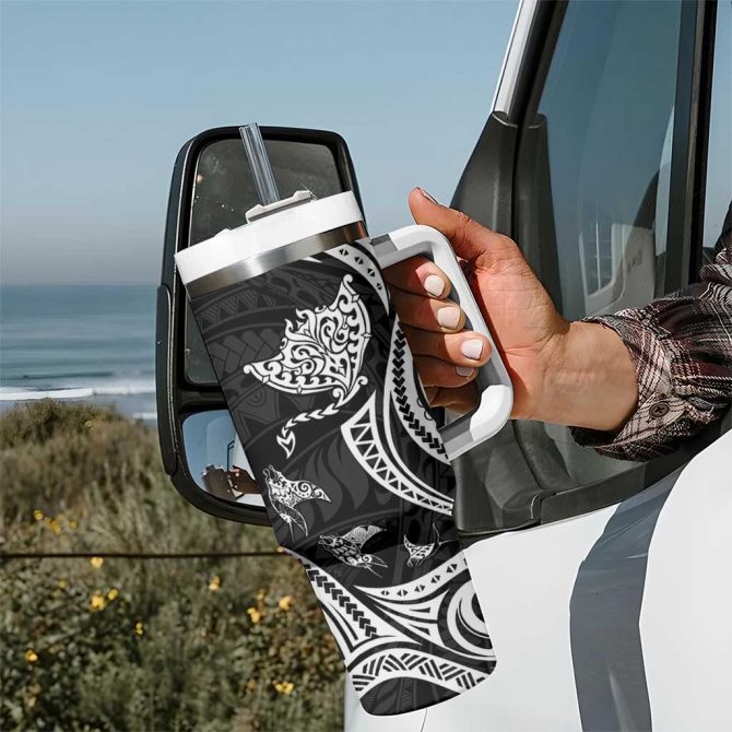 Hawaii Manta Ray Polynesian Art Tattoo Custom Stanley Quencher 40Oz Stainless Steel Tumbler With Handle - Image 7