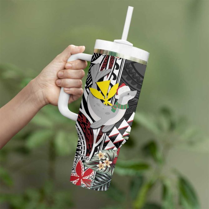 Hawaii Monk Seal Santa Hibiscus Kakau Mele Kalikimaka Custom Stanley Quencher 40Oz Stainless Steel Tumbler With Handle - Image 3