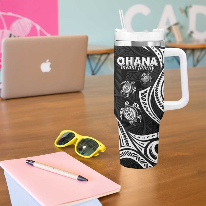 Hawaii Ohana Means Family Sea Turtle Polynesian Custom Stanley Quencher 40Oz Stainless Steel Tumbler With Handle - Image 5