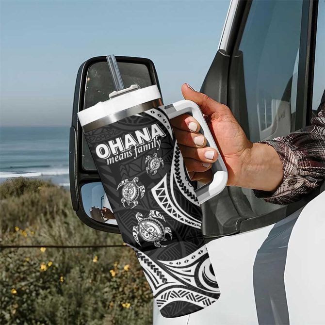 Hawaii Ohana Means Family Sea Turtle Polynesian Custom Stanley Quencher 40Oz Stainless Steel Tumbler With Handle - Image 7