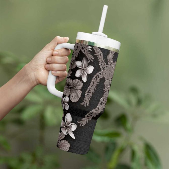 Hawaiian Tropical Flowers And Maile Pikake Polynesian Tribal Grayscale Mode Custom Stanley Quencher 40Oz Stainless Steel Tumbler With Handle - Image 3