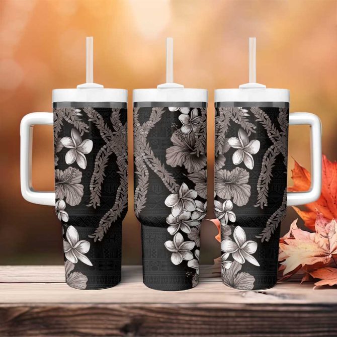 Hawaiian Tropical Flowers And Maile Pikake Polynesian Tribal Grayscale Mode Custom Stanley Quencher 40Oz Stainless Steel Tumbler With Handle - Image 4