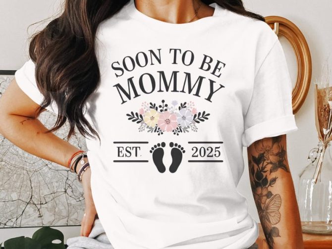 Soon to be Mommy 2025 Shirt
