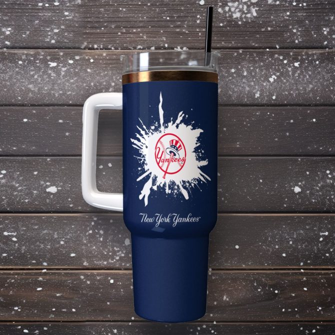 New York Yankees Mlb Sports Custom Stanley Quencher 40Oz Stainless Steel Tumbler With Handle - Image 2