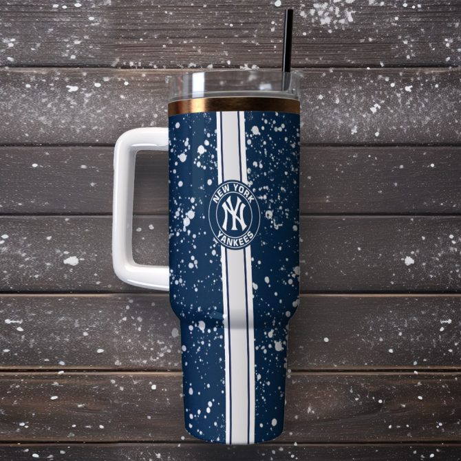 New York Yankees Mlb Sports Custom Stanley Quencher 40Oz Stainless Steel Tumbler With Handle - Image 2