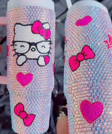 Rhinestone Bling Hello Kitty Cartoon Custom Stanley Quencher 40Oz Stainless Steel Tumbler With Handle