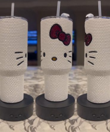 Rhinestone Bling Hello Kitty Cartoon Custom Stanley Quencher 40Oz Stainless Steel Tumbler With Handle