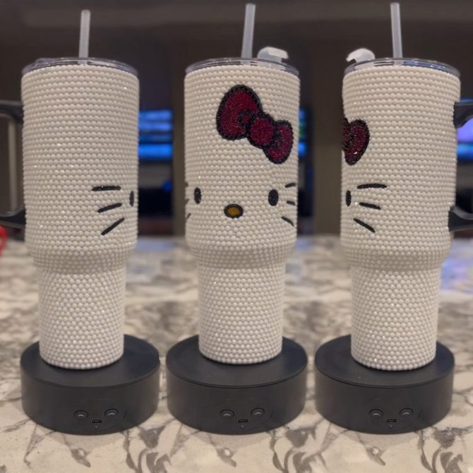 Rhinestone Bling Hello Kitty Cartoon Custom Stanley Quencher 40Oz Stainless Steel Tumbler With Handle
