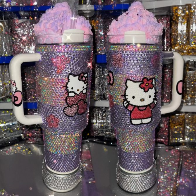 Rhinestone Bling Hello Kitty Cartoon Custom Stanley Quencher 40Oz Stainless Steel Tumbler With Handle