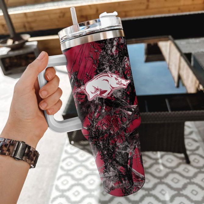 Arkansas Razorbacks Ncaa Hunting Custom Stanley Quencher 40Oz Stainless Steel Tumbler With Handle - Image 2