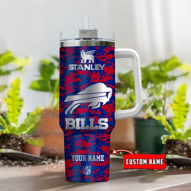 Buffalo Bills Nfl Camouflage Silver Logo Custom Stanley Quencher 40Oz Stainless Steel Tumbler With Handle - Image 2