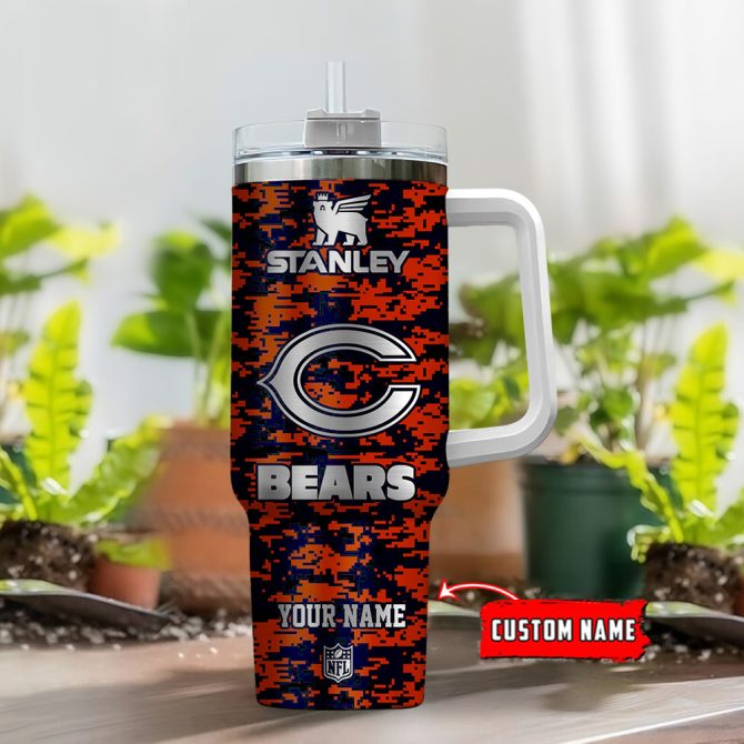 Chicago Bears Nfl Camouflage Silver Logo Custom Stanley Quencher 40Oz Stainless Steel Tumbler With Handle - Image 2